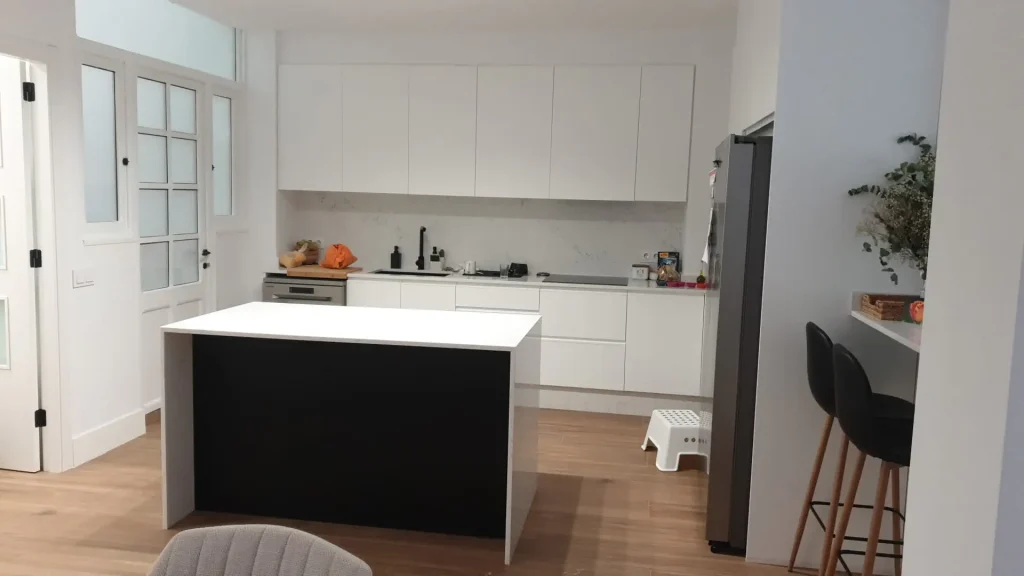 Cocina de lujo mármol blanco alta gama